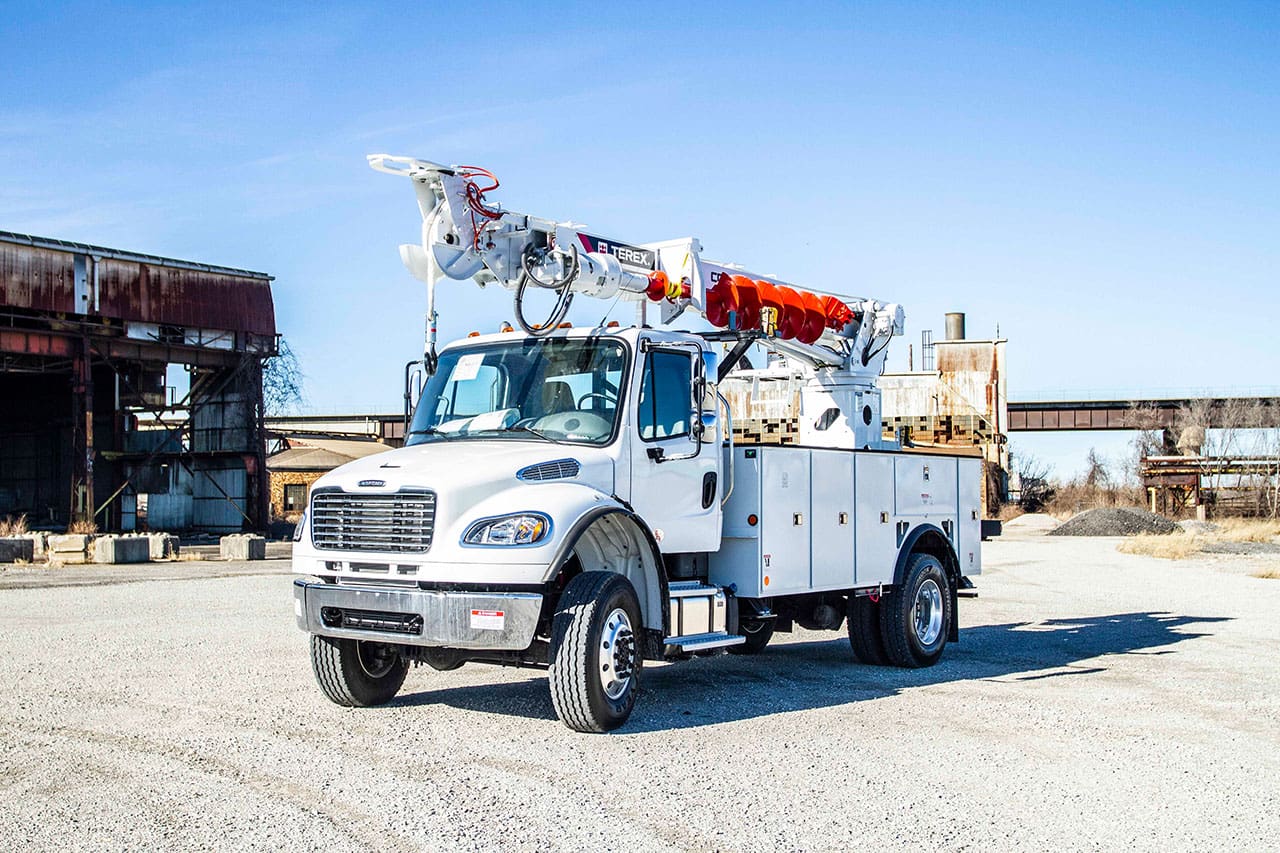 Terex Commander 4047 Digger Freightliner
